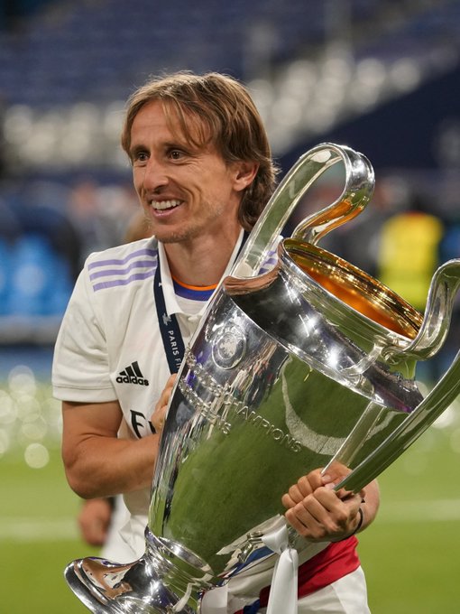 Here we go！罗马诺：16岁后卫奥多涅斯将于2028年加盟切尔西