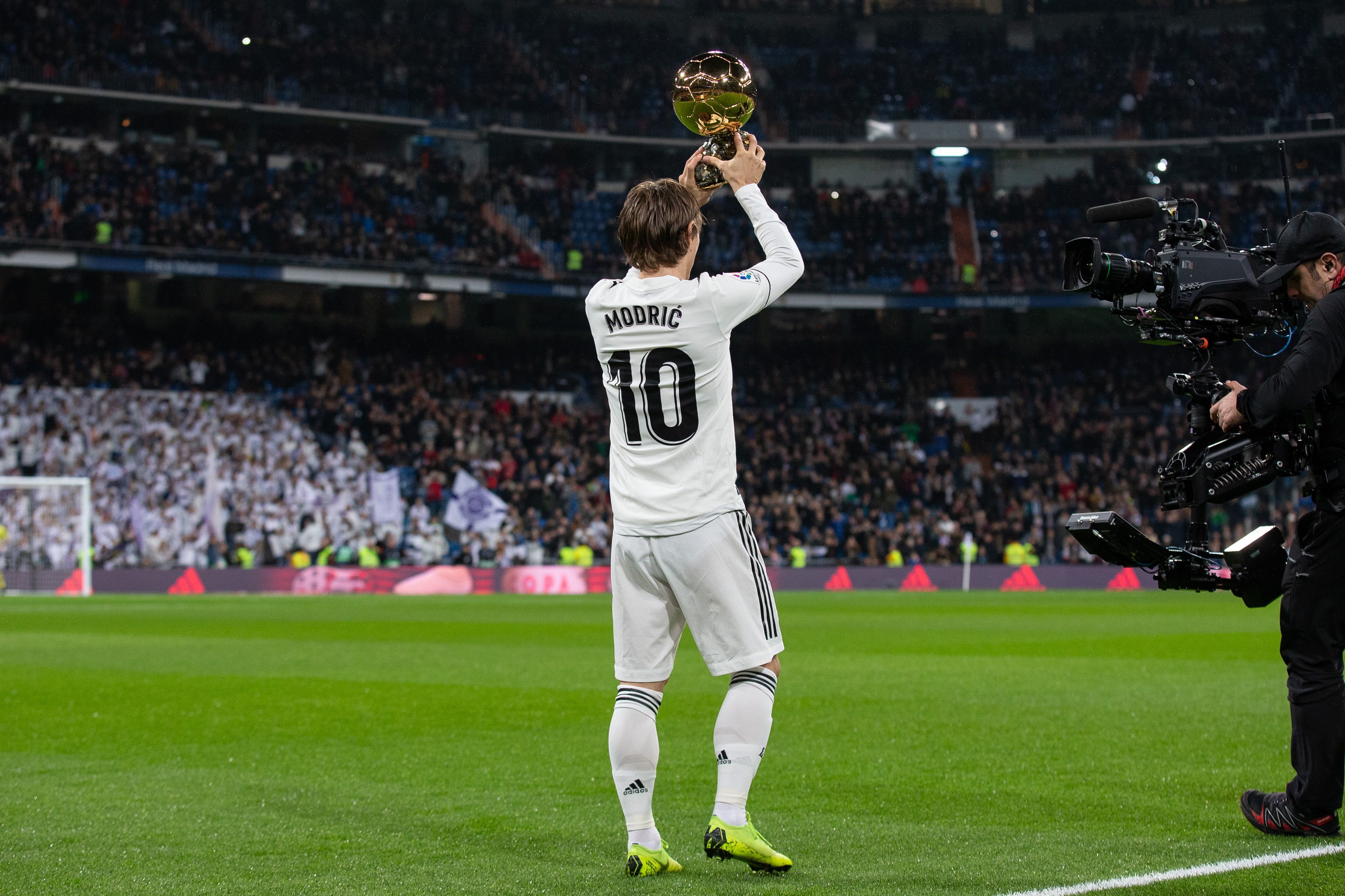 里程碑！武切维奇成为现役第15位得分破17000的球员